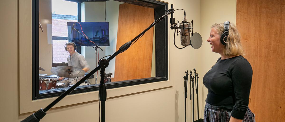 hartt students in the recording studio